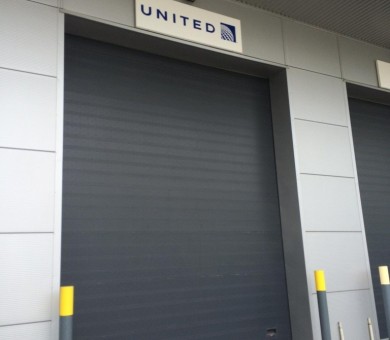 United-Airlines-Signs-768x1024-min (1)
